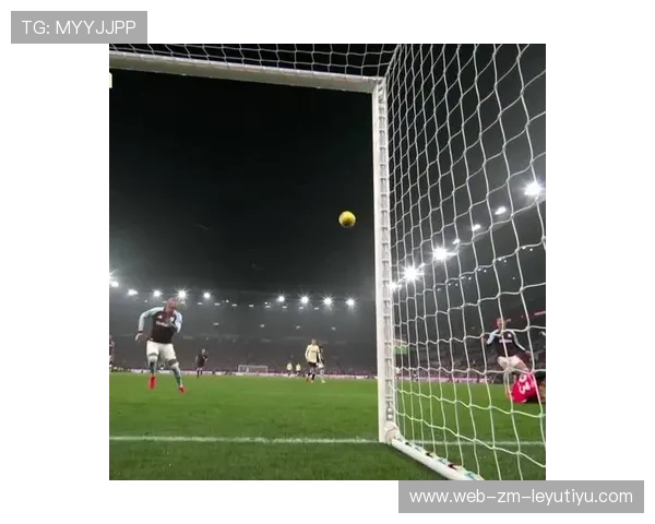 水球比赛精彩挑射破门引发全场喧哗